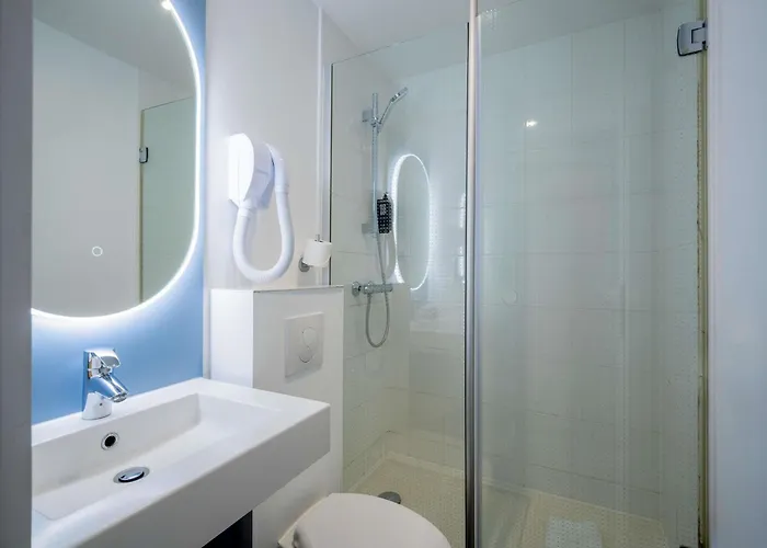 מלון Ibis Pere Lachaise 3*