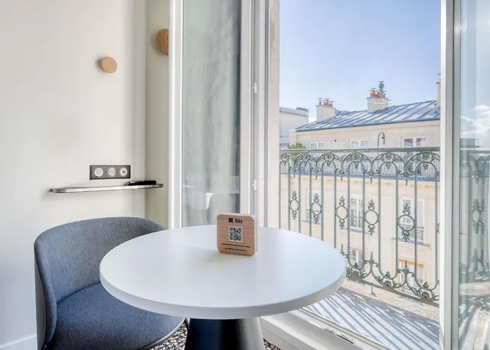 Отель Ibis Pere Lachaise Париж