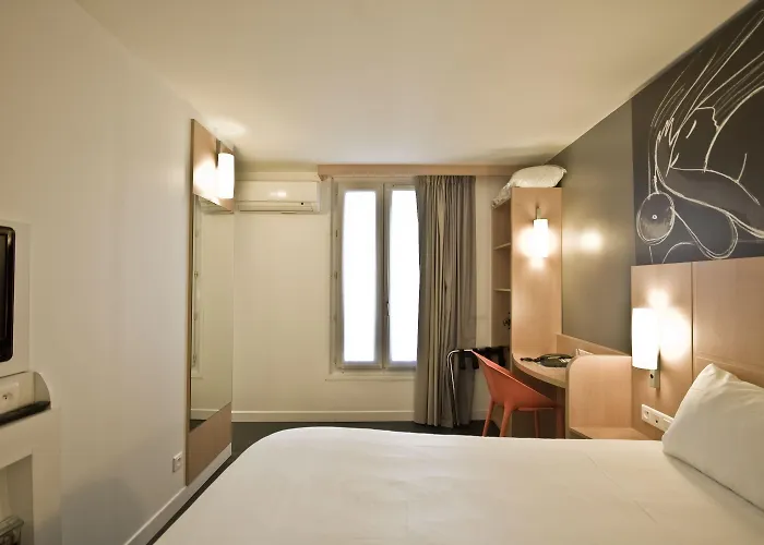 Отель Ibis Pere Lachaise Париж