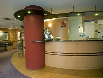 Ibis Père Lachaise Hotel 3*
